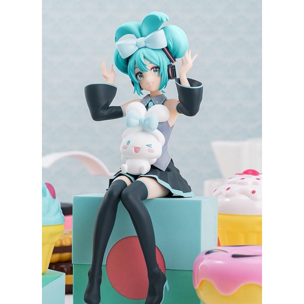 Cinnamoroll x Hatsune Miku Noodle Stopper figure