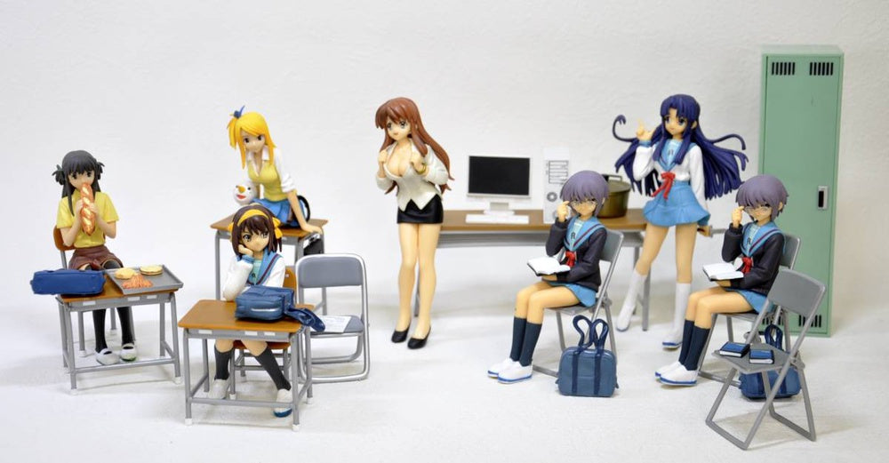 Sunday x Magazine 50th Anniversary Collaboration Figure Set: St. Sunmaga Academy 3rd Period Lucy Heartfilia RARE