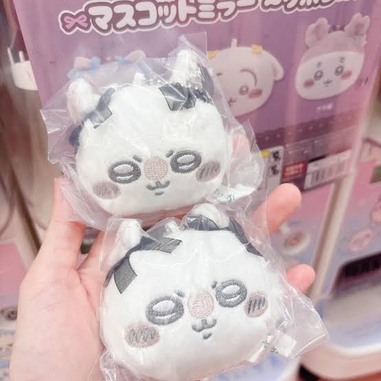 Chiikawa Momonga Ribbon Mirror Plush Keychain JP