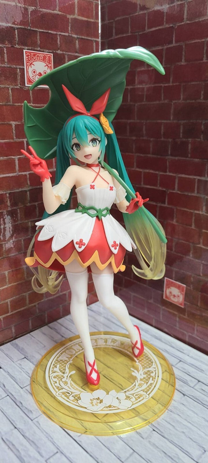 Hatsune Miku Vocaloid Wonderland Thumbelina Figure