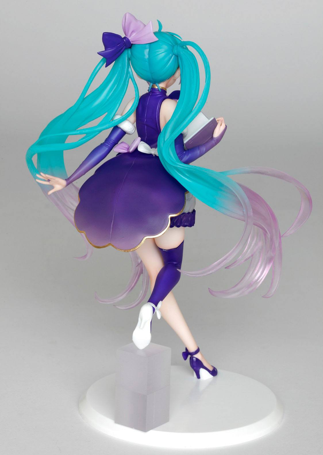 Vocaloid: Hatsune Miku 3rd Season winter Version Figure by Taito