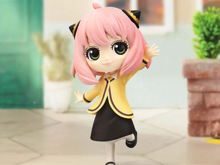 Spy x Family Q Posket Anya Forger (Going out Ver.)