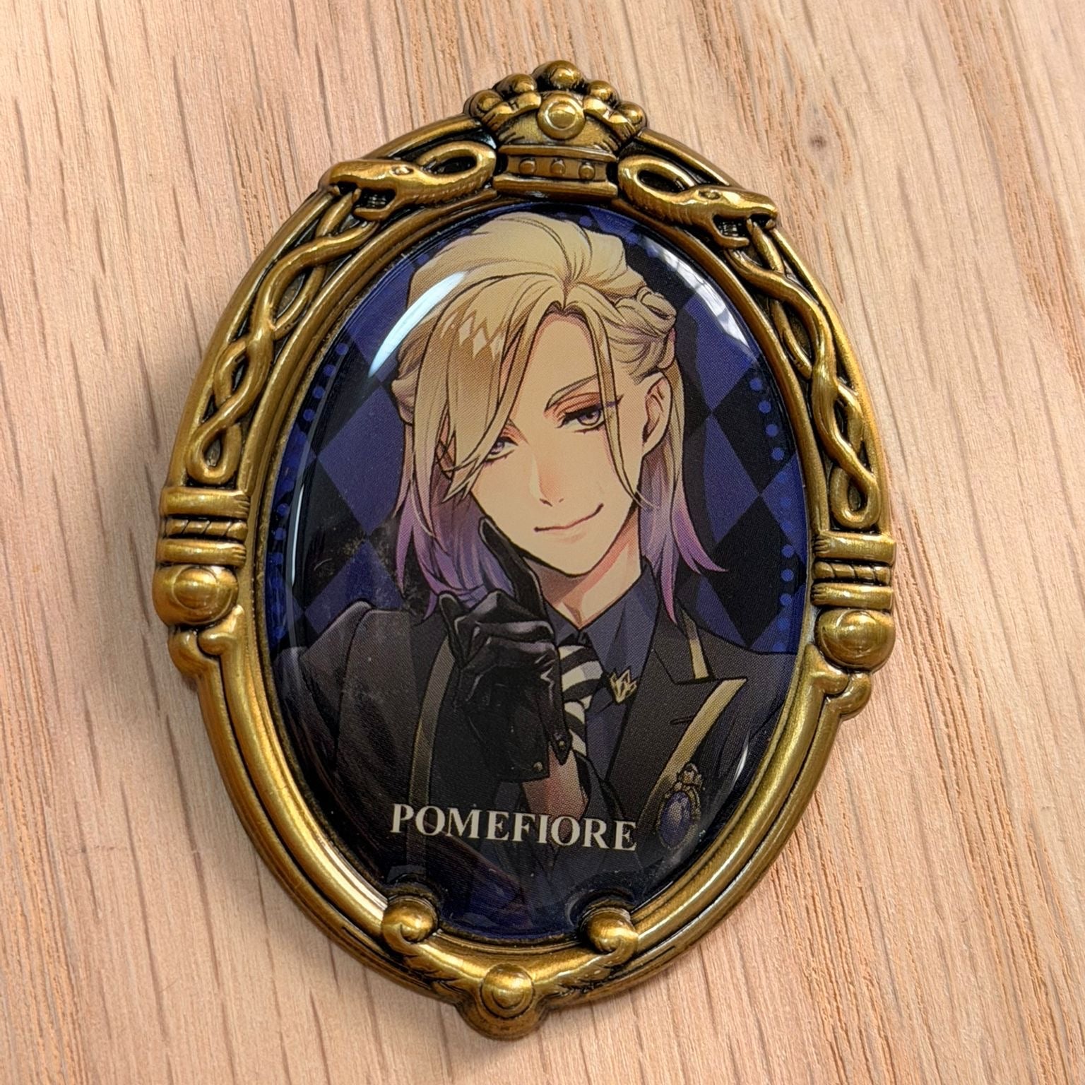 Twisted Wonderland Vil Schoenheit Trading Mirror Brooch