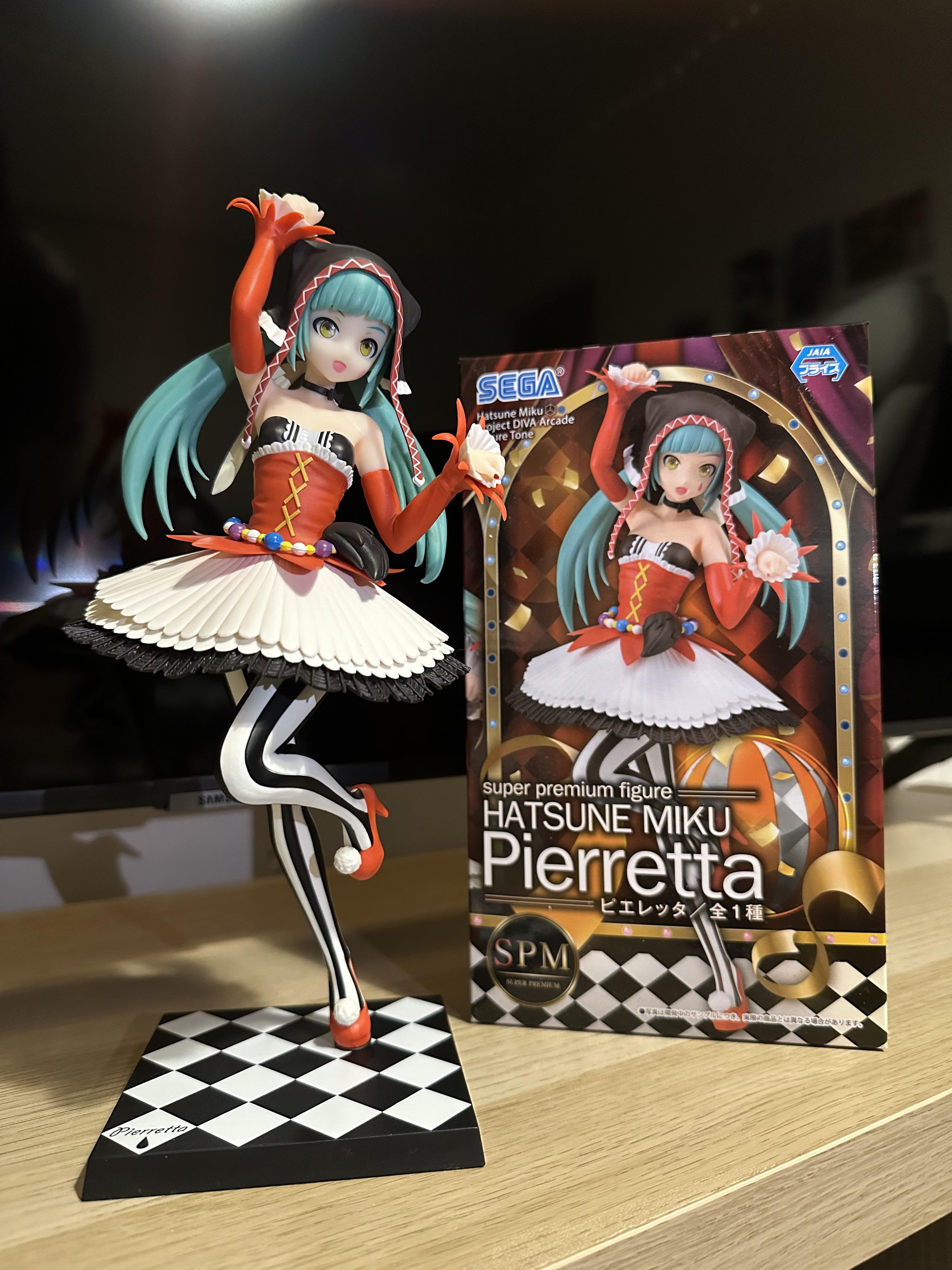 Hatsune Miku Pierretta Figure by SEGA