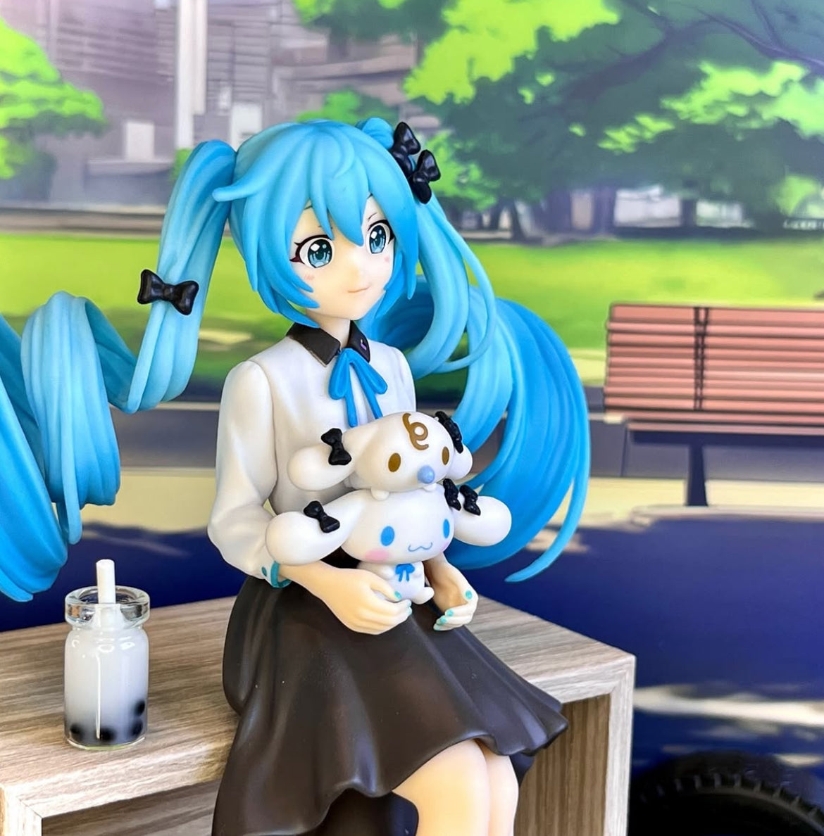 Vocaloid Hatsune Miku x Cinnamoroll Osumashi Ver. Figure by SEGA