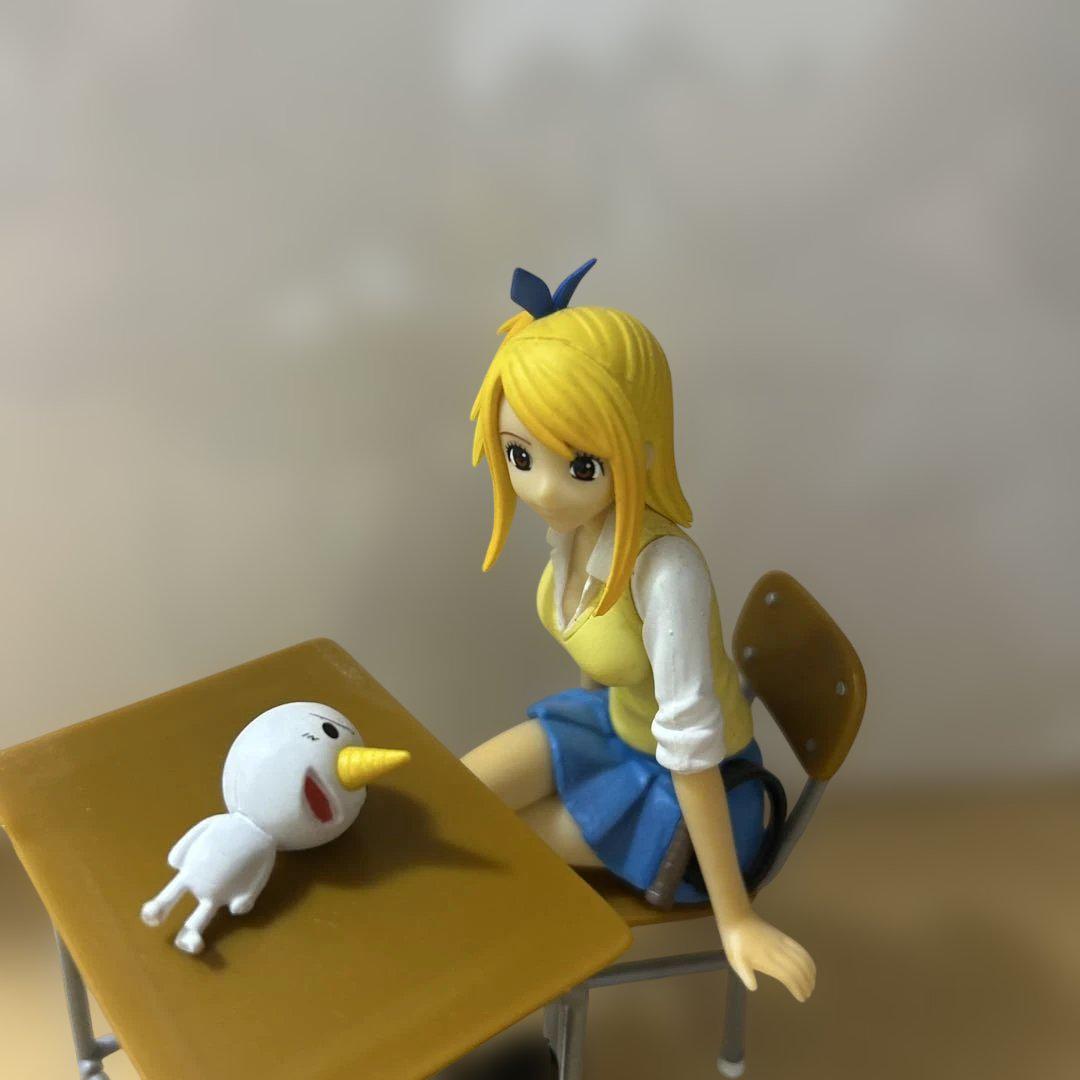 Sunday x Magazine 50th Anniversary Collaboration Figure Set: St. Sunmaga Academy 3rd Period Lucy Heartfilia RARE