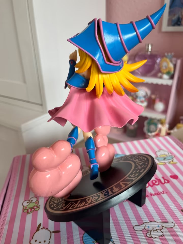 Yu-Gi-Oh! Dark Magician Girl HereDetail Figure