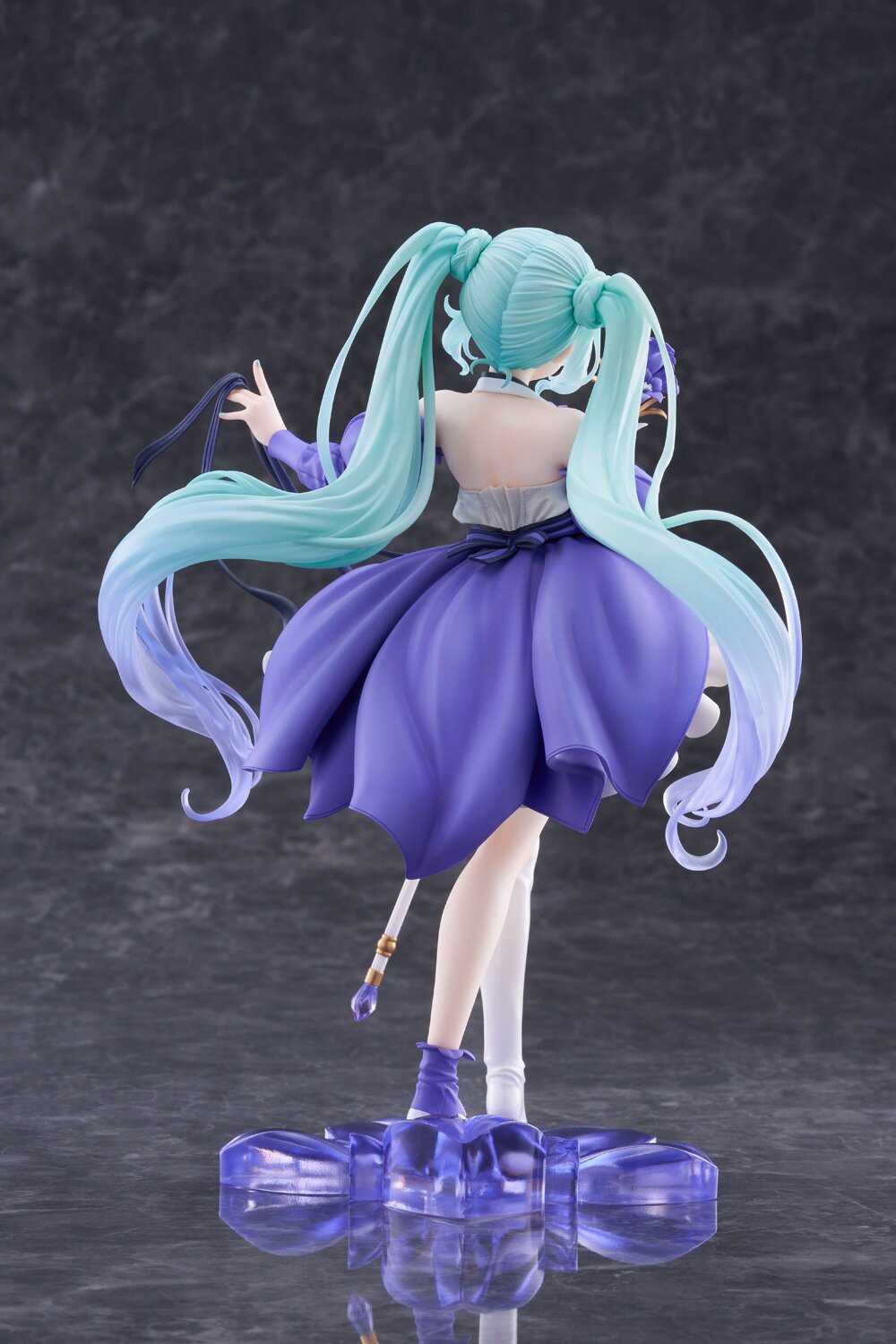 Vocaloid: Hatsune Miku Artist Masterpiece Birthday 2024 Flower Ver. Figure by Taito