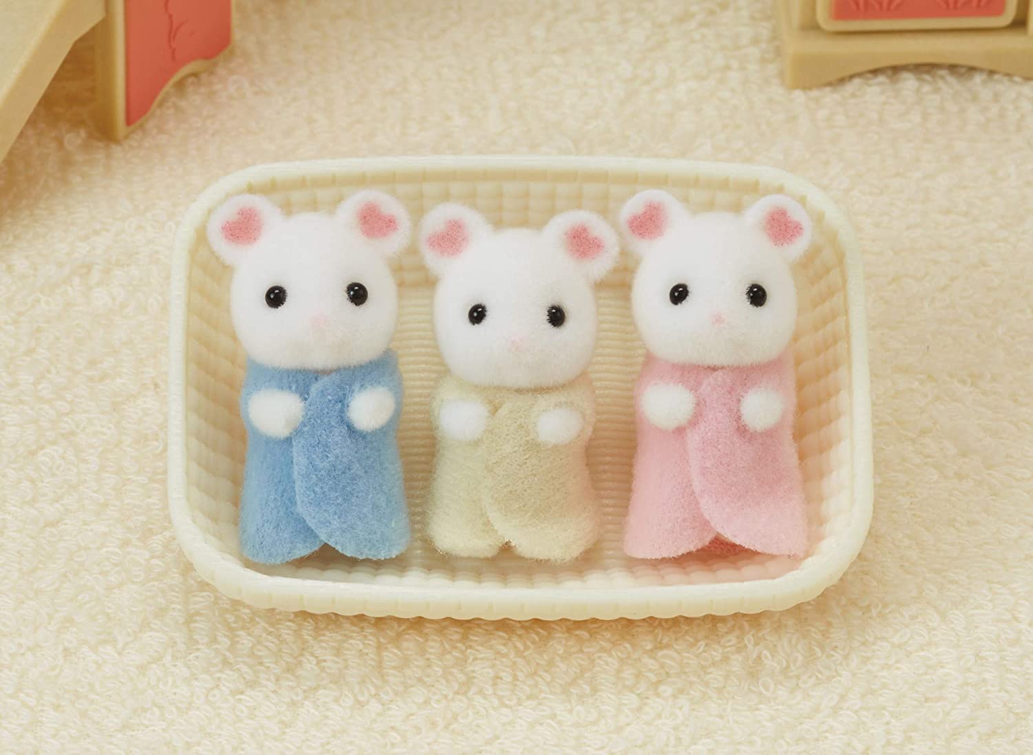 Calico-Critters-Marshmallow-Mouse-Triplets-by-Epoch-Everlasting-Play-2.jpg
