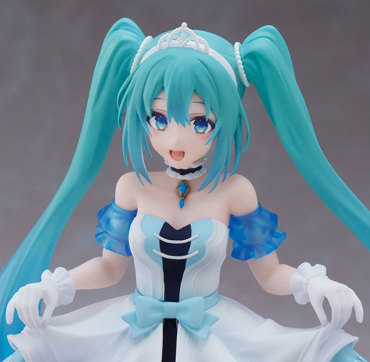 OPEN BOX Vocaloid Wonderland Series Hatsune Miku - Cinderella Version Figure