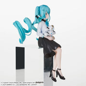 Vocaloid Hatsune Miku x Cinnamoroll Osumashi Ver. Figure by SEGA