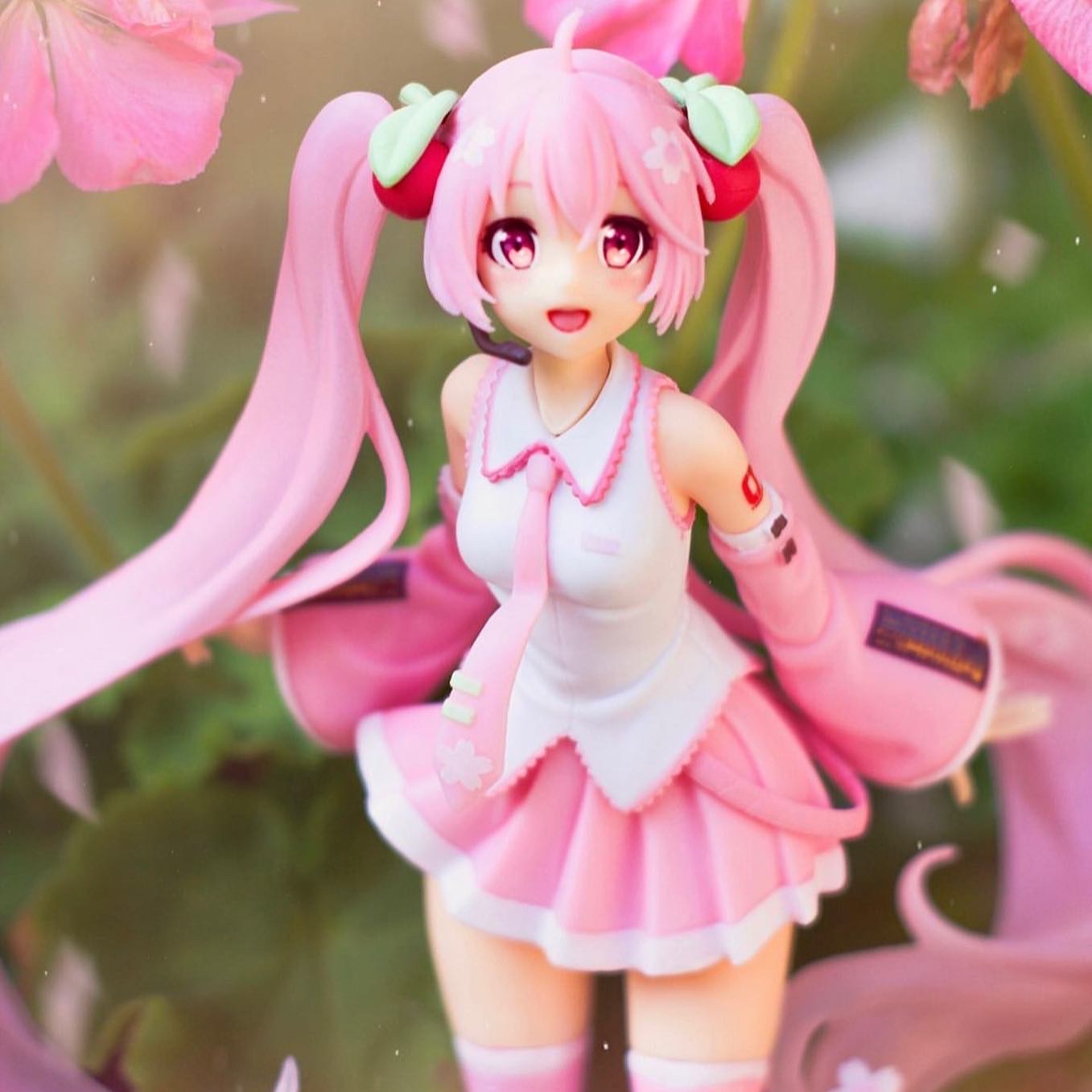 Vocaloid: Hatsune Miku Taito Sakura edition 2019
