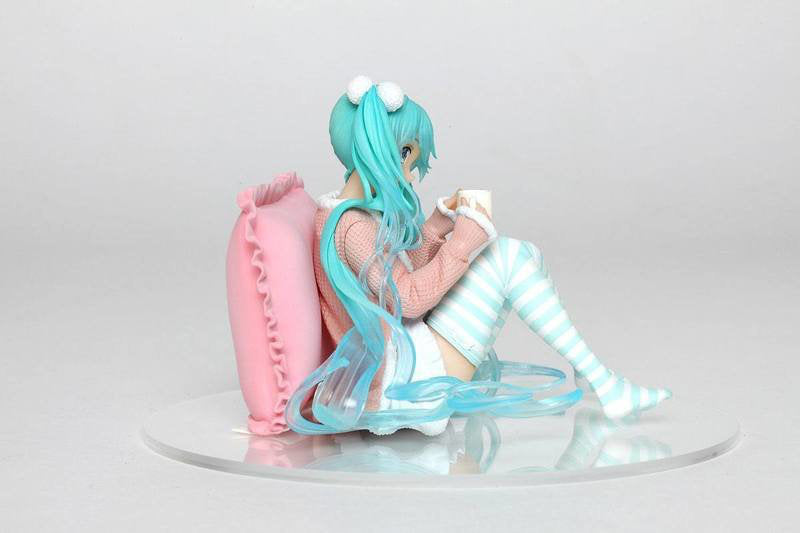 Vocaloid: Hatsune Miku Pajamas Figure by Taito