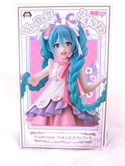 OPEN BOX Vocaloid Hatsune Miku (Rapunzel Ver.) Wonderland Figure