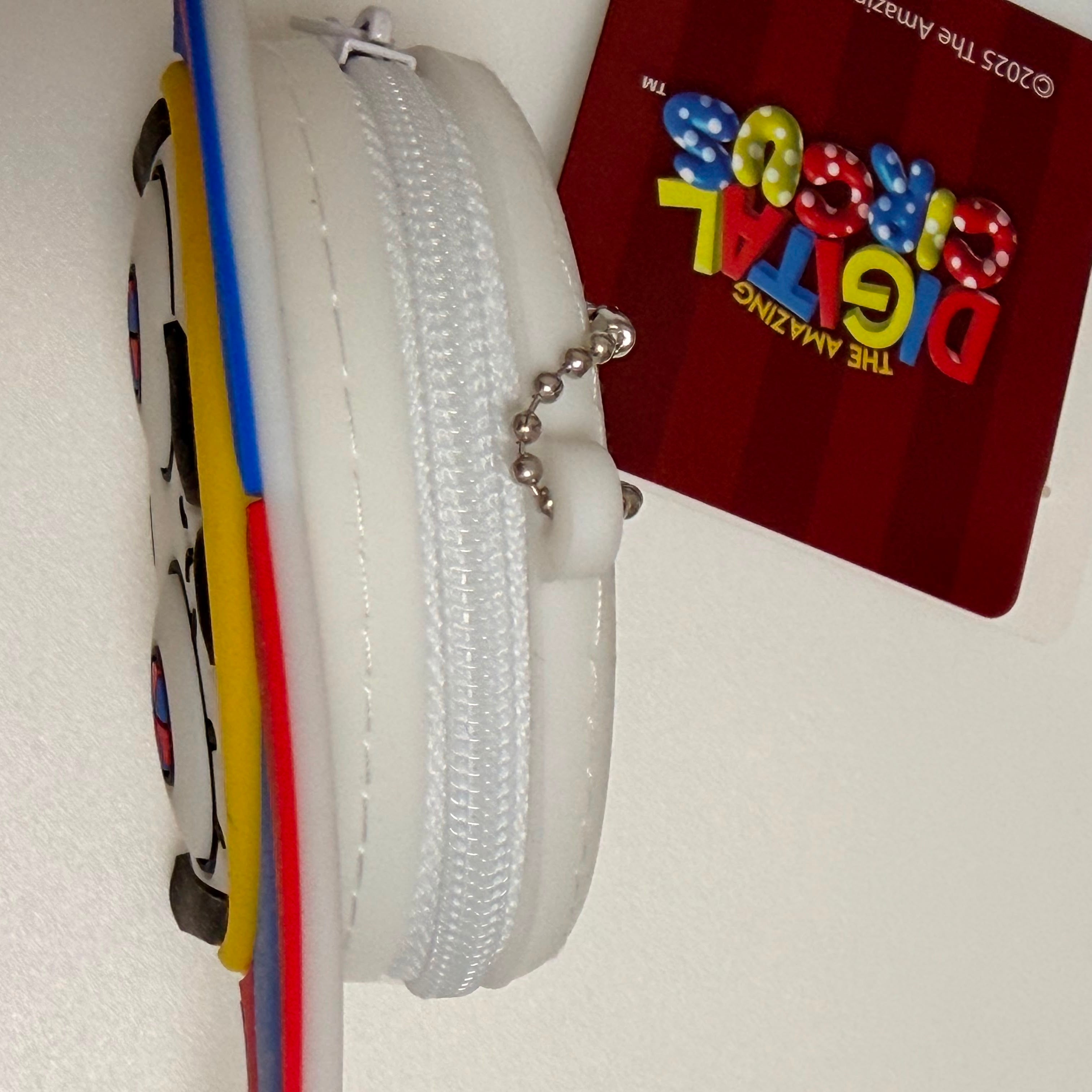The Amazing Digital Circus Pomni Silicone pouch keychain JP