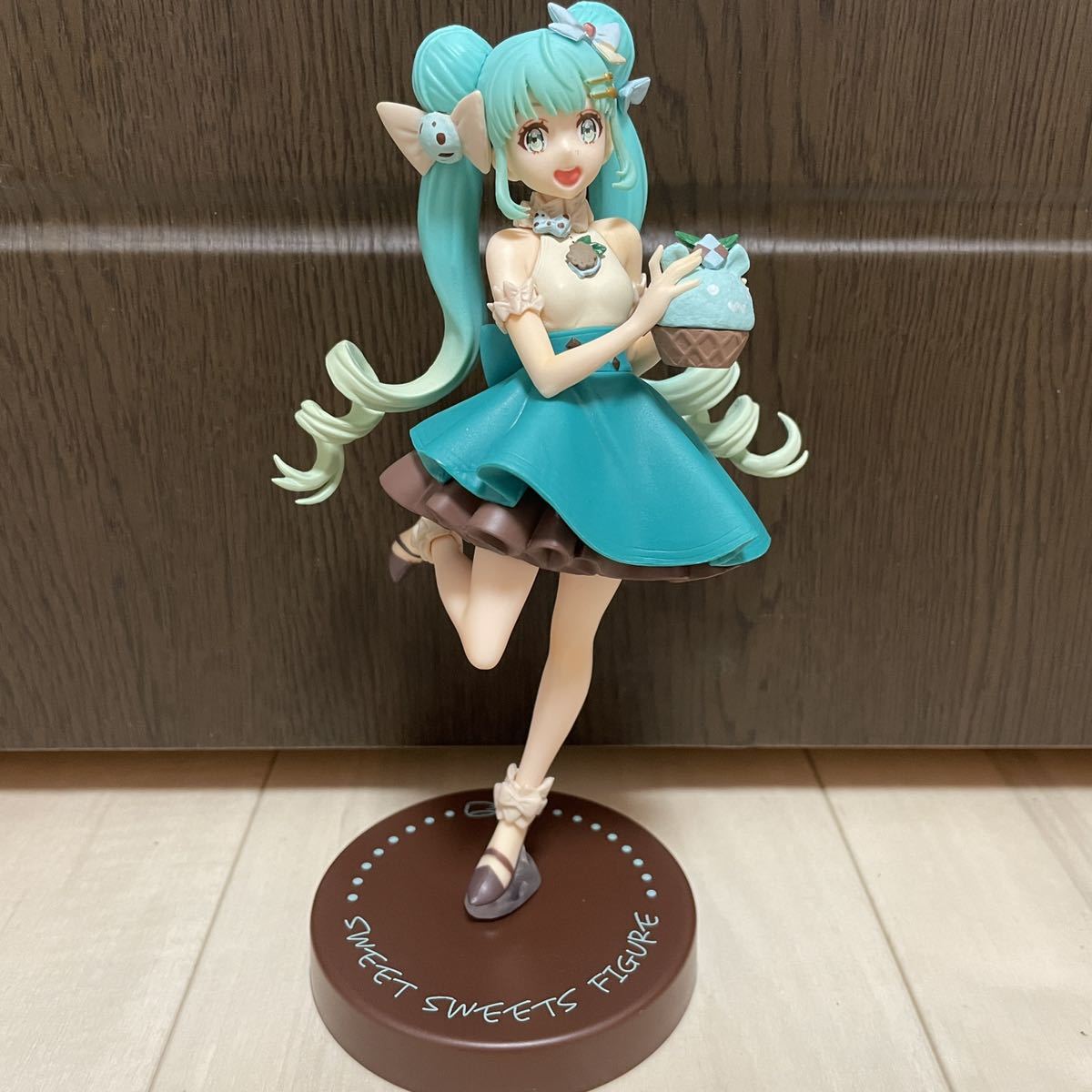 NO BOX SEGA FuRyu "Sweet Sweets" Chocolate Mint Hatsune Miku figure