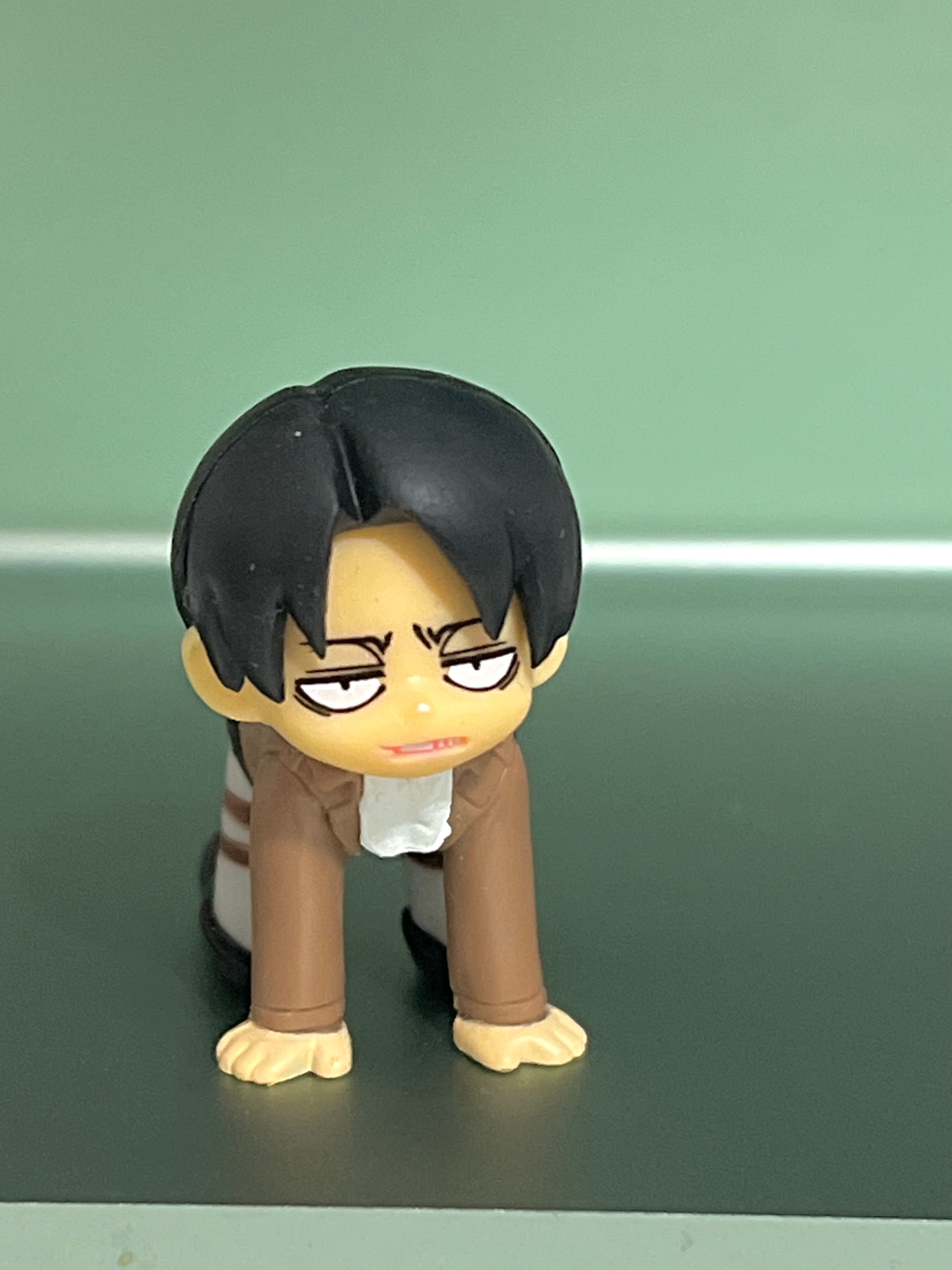 Trinket 16 Levi Ackerman rare mini figure